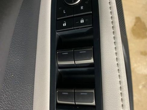 Used 2025 Lexus RX 350 F Sport w/ Accessory Package image 17