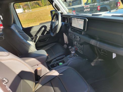 New 2025 Jeep Wrangler Unlimited Rubicon 392 image 22