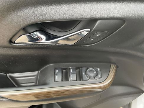 Used 2017 GMC Acadia SLE image 10