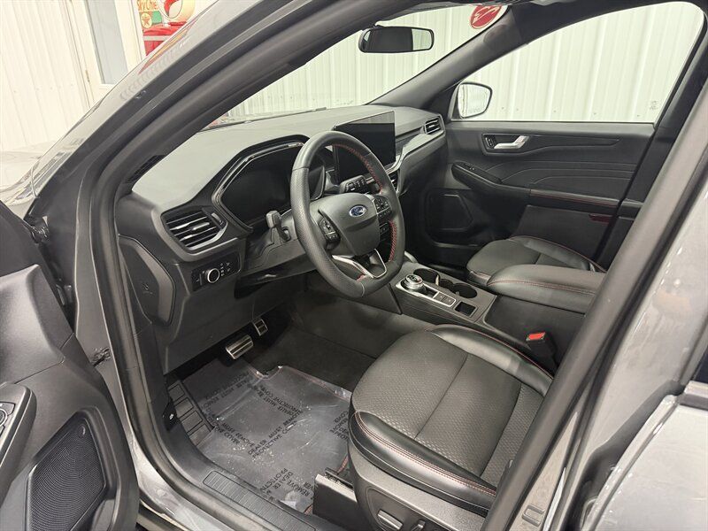 Used 2023 Ford Escape ST-Line w/ Tech Pack #1 FWD image 7