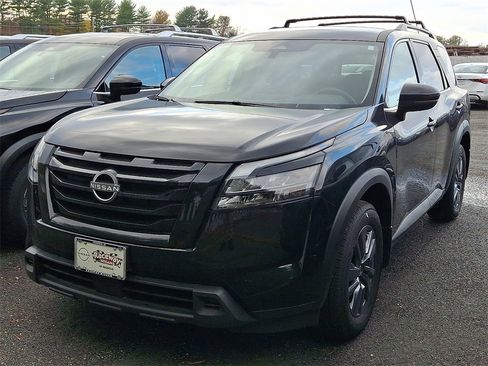 New 2025 Nissan Pathfinder SV w/ Black Appearance Package image 4