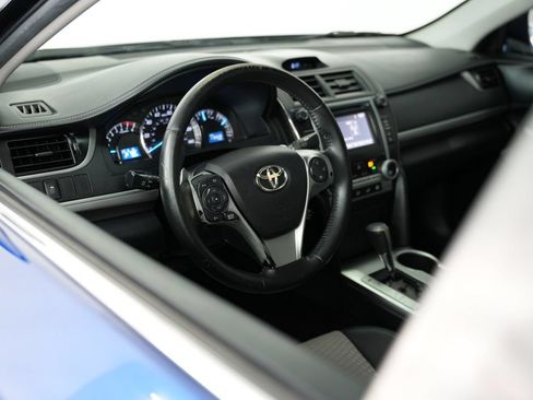 Used 2014 Toyota Camry SE FWD image 6