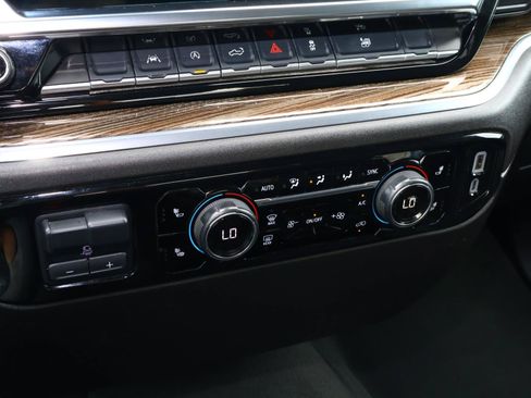 Used 2025 Chevrolet Silverado 1500 LT AWD/4WD image 24