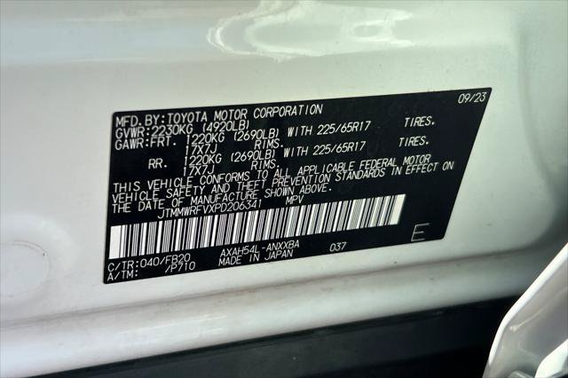 Certified 2023 Toyota RAV4 LE AWD/4WD image 32