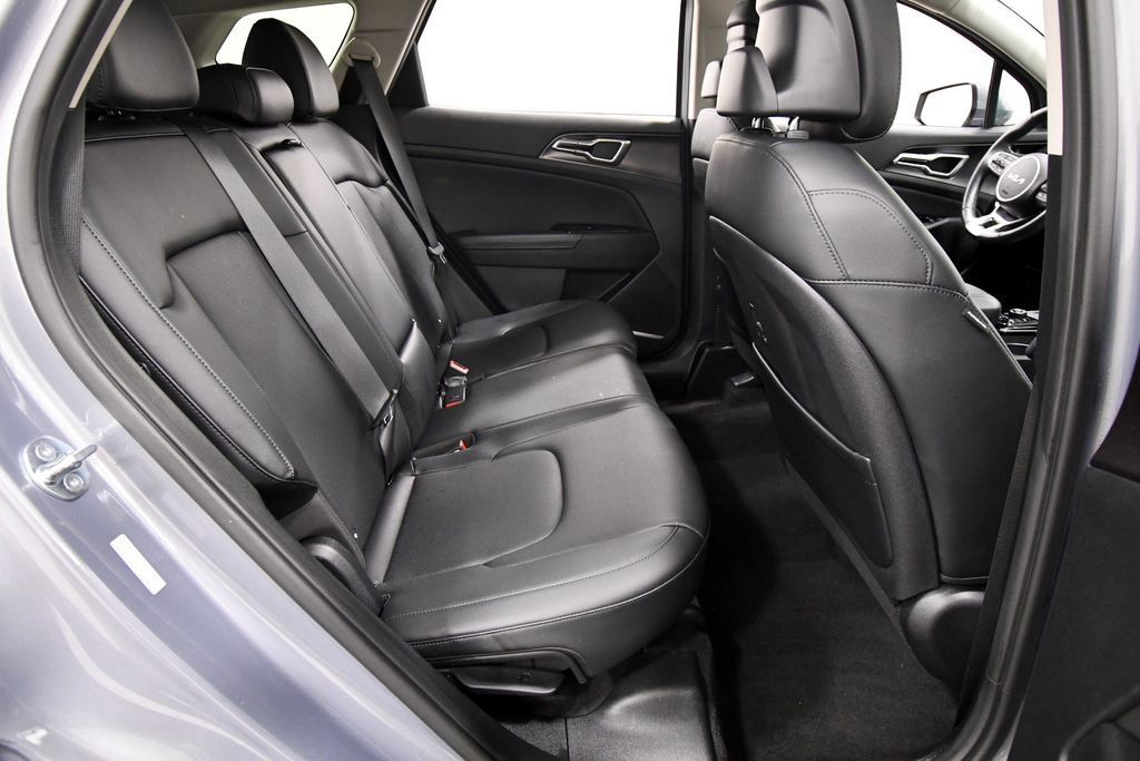 Certified 2023 Kia Sportage EX AWD/4WD image 17