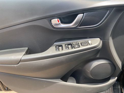 Used 2023 Hyundai Kona SEL w/ Cargo Package FWD image 11