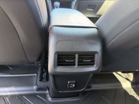 Used 2022 Chevrolet Equinox LT w/ LPO, Cargo Package FWD image 22