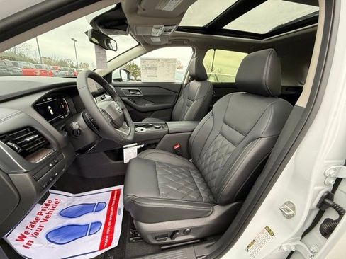 New 2026 Nissan Rogue Platinum image 12