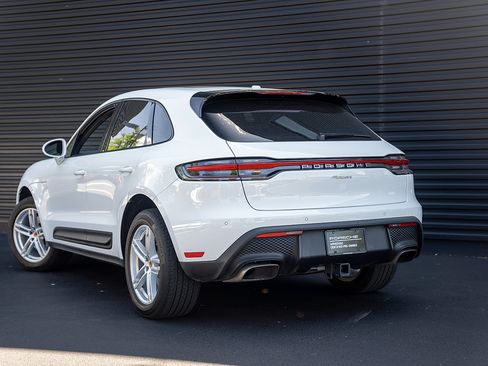 Used 2023 Porsche Macan AWD/4WD image 3