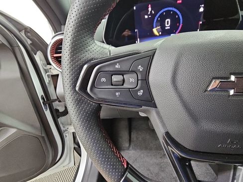 Used 2024 Chevrolet Trax RS FWD image 25