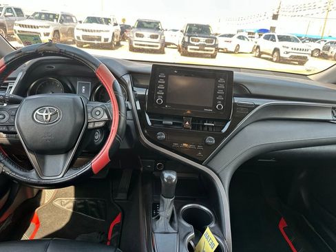 Used 2021 Toyota Camry SE FWD image 9