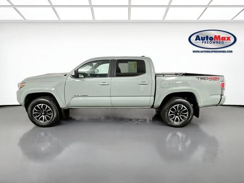 Used 2022 Toyota Tacoma TRD Sport w/ Technology Package AWD/4WD image 8