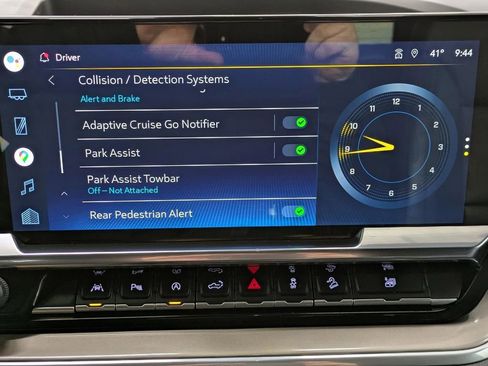Used 2022 Chevrolet Silverado 1500 High Country w/ Technology Package AWD/4WD image 18
