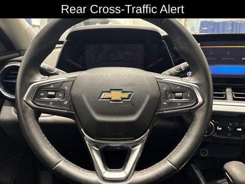 Used 2024 Chevrolet Trax LT w/ Driver Confidence Package FWD image 11