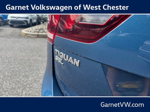 Used 2018 Volkswagen Tiguan SEL w/ 3rd Row Seat Package AWD/4WD image 17