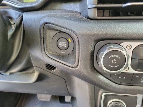 Used 2024 Jeep Wrangler Unlimited Sport AWD/4WD image 21