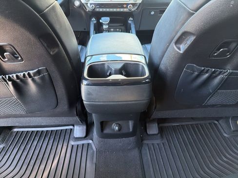 Certified 2023 Kia Telluride S w/ S Sunroof Package AWD/4WD image 21
