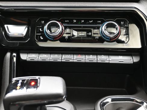 Used 2022 GMC Sierra 1500 AT4 w/ AT4 Premium Package image 40