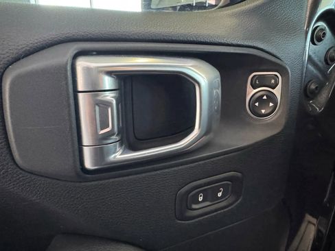 Used 2018 Jeep Wrangler Rubicon image 21