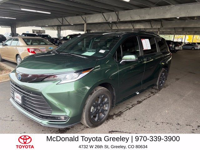 Used 2025 Toyota Sienna XLE Woodland Edition AWD/4WD image 1
