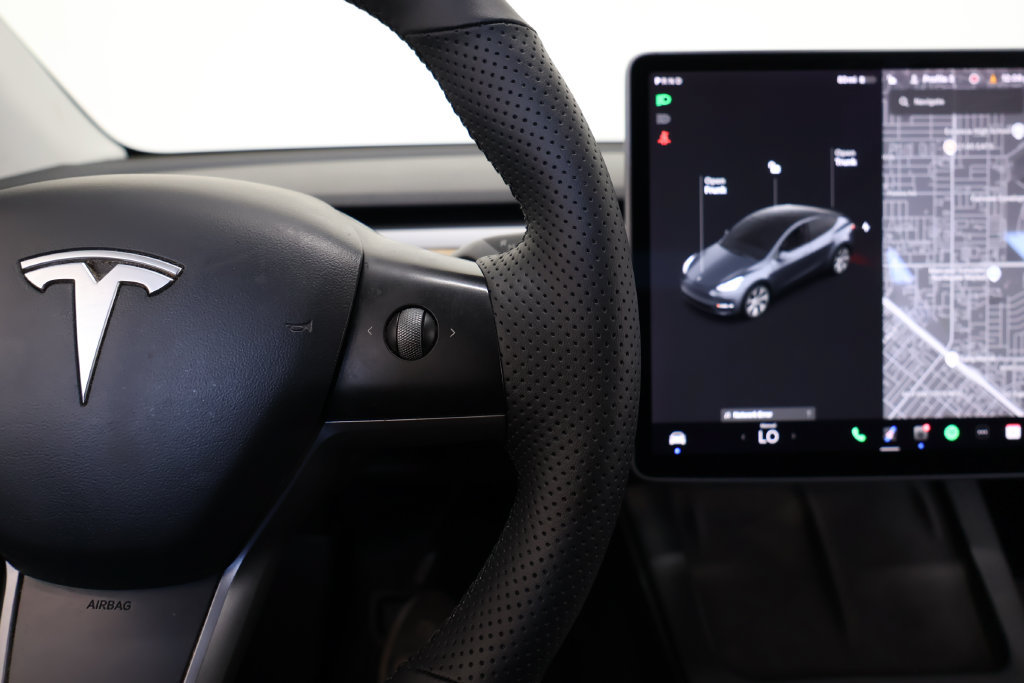 Used 2021 Tesla Model Y Long Range AWD/4WD image 25