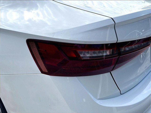 Used 2025 Volkswagen Jetta SEL FWD image 30