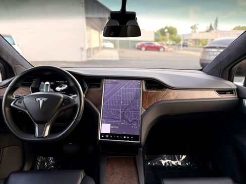 Used 2020 Tesla Model X Long Range AWD/4WD image 10