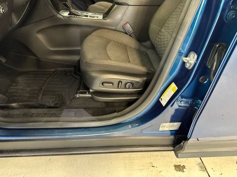Used 2019 Chevrolet Equinox LT FWD image 33