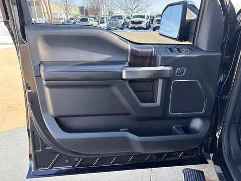 Used 2017 Ford F150 Platinum w/ Equipment Group 701A Luxury image 10