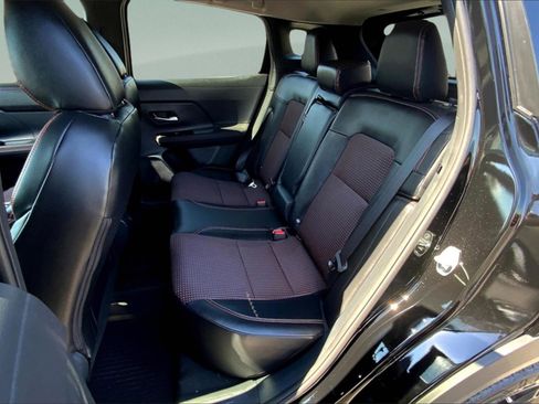 New 2025 Nissan Kicks SR image 11