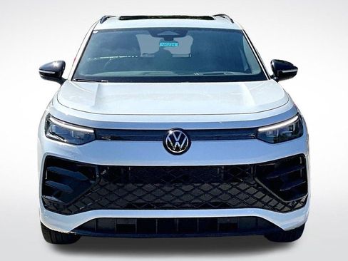 New 2026 Volkswagen Tiguan SE R-Line AWD/4WD image 2