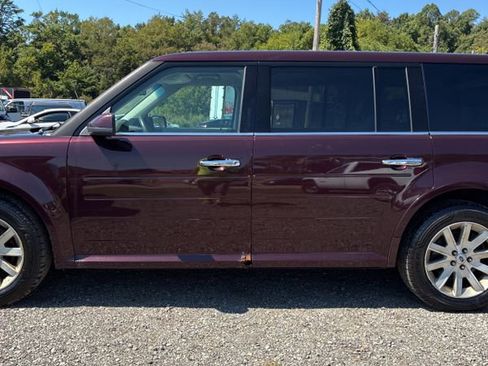 Used 2011 Ford Flex SEL w/ Rapid Spec Order Code image 2