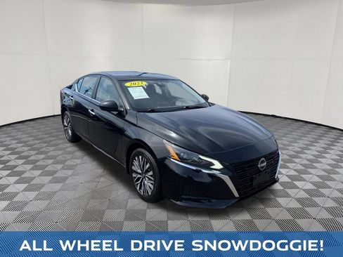 Used 2023 Nissan Altima 2.5 SV AWD/4WD image 3