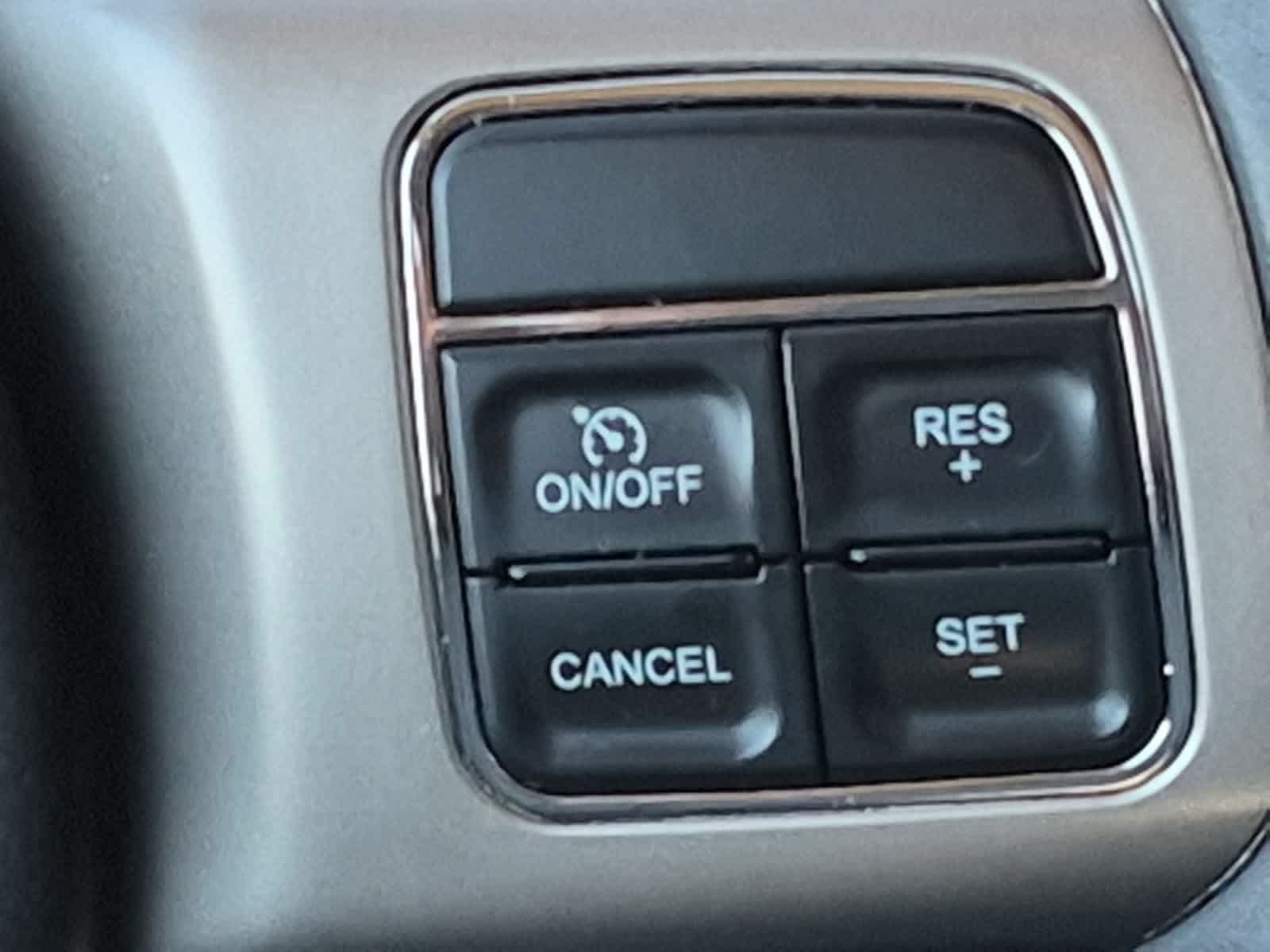Used 2012 Jeep Grand Cherokee Laredo AWD/4WD image 26