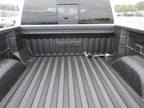 New 2026 GMC Sierra 1500 AT4 w/ AT4 Premium Package AWD/4WD image 7