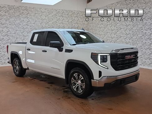 Used 2022 GMC Sierra 1500 Pro w/ Convenience Package image 1