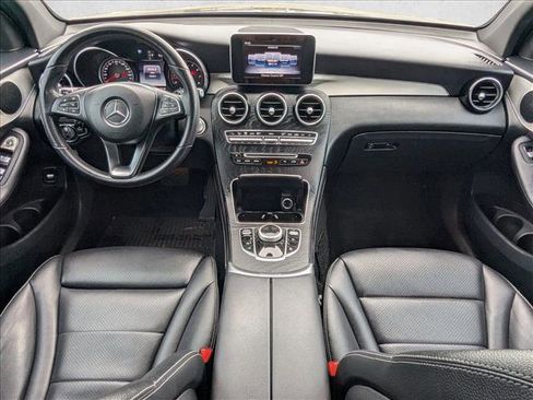 Used 2019 Mercedes-Benz GLC 300 4MATIC image 17