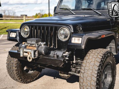 Used 2004 Jeep Wrangler 4WD image 10