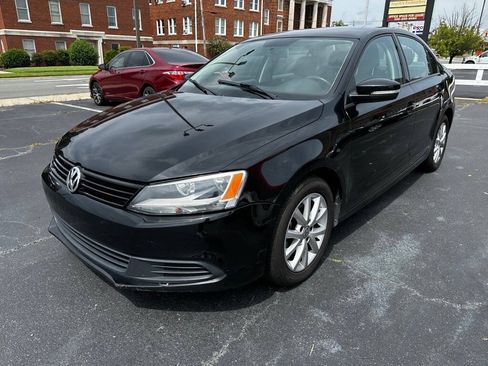 Used 2012 Volkswagen Jetta SE FWD image 3