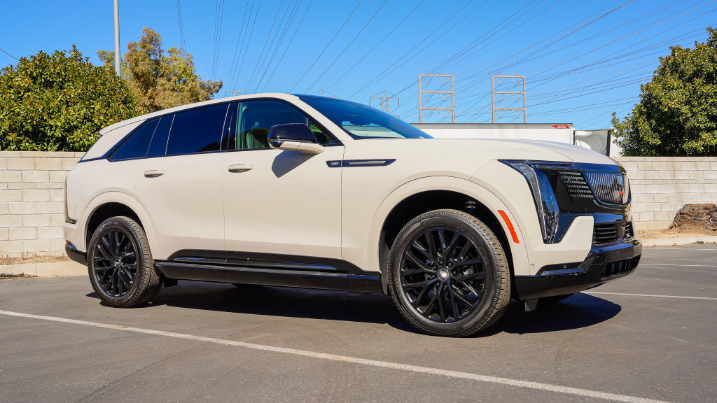 New 2026 Cadillac Escalade IQ Sport 2 w/ LPO, ONYX Package AWD/4WD image 6