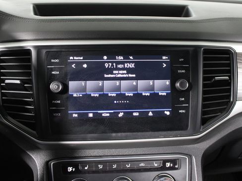 Used 2021 Volkswagen Atlas Cross Sport SE w/ Panoramic Sunroof Package image 18