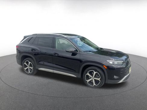 Used 2026 Volkswagen Tiguan SE AWD/4WD image 2