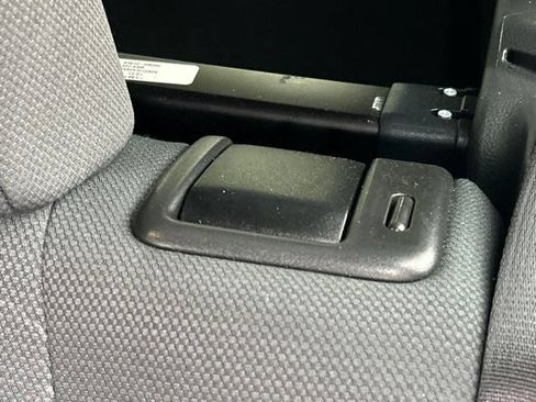 Used 2025 Toyota RAV4 XLE AWD/4WD image 36