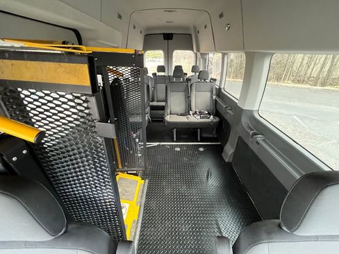 Used 2021 Ford Transit 350 XLT image 24