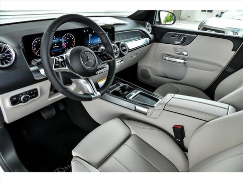 Certified 2025 Mercedes-Benz GLB 250 4MATIC image 12