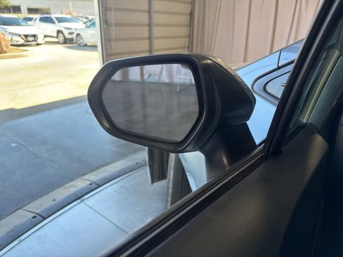 Used 2021 Toyota Corolla LE FWD image 19