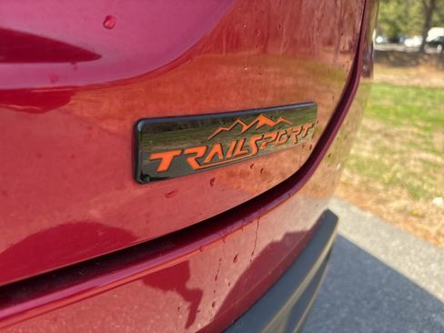 Used 2025 Honda Pilot TrailSport image 17