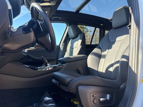 Used 2019 BMW X3 sDrive30i w/ Premium Package image 10