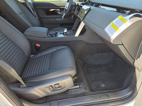 New 2025 Land Rover Discovery Sport S image 3