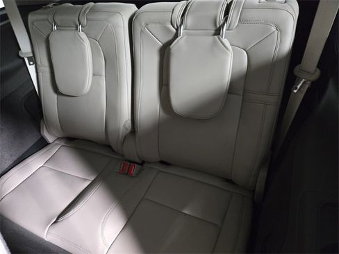 Certified 2023 Lincoln Aviator Reserve w/ Equipment Group 201A image 13